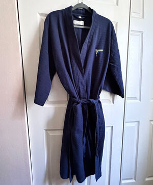 VTG Navy Cotton Texture Weave Bathrobe One Size Peninsula Yacht Club Embroidered